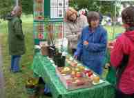 Donisthorpe apple day in the community orchard